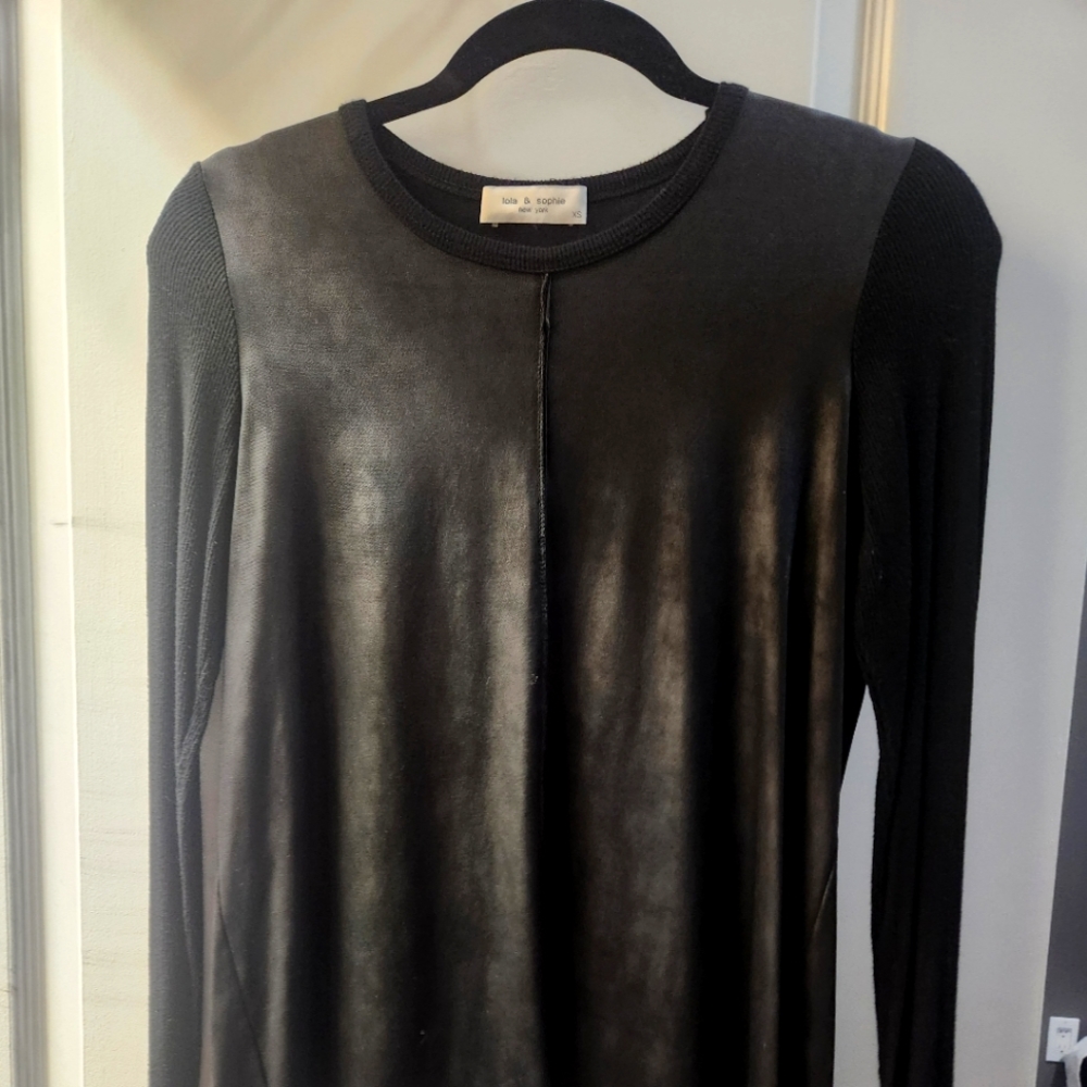 Lola & Sophie black top